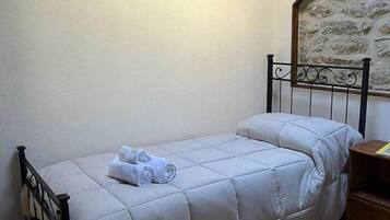 2 bedrooms, free WiFi, bed sheets