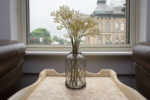 Interior - Luxury Studio over Jackson St(Courthouse Studio) (Millersburg)