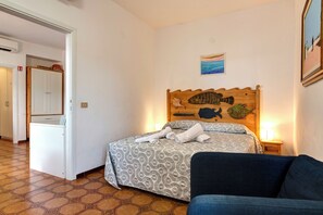 Room - Talamone Apartment View by Mamo Florence (Talamone)