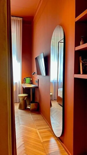 Deluxe Double Room | Egyptian cotton sheets, premium bedding, down comforters, pillowtop beds - Fontana 16 Rooms (Milan)