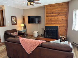 Smart TV, fireplace - The Great Escape (Hidden Valley)