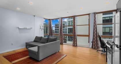 Bright Downtown Portland Studio | Walk to PSU