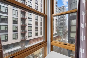 Interior - Bright Downtown Portland Studio | Walk to PSU (Portland)
