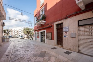 Exterior - Room 'Via Roma 1' with Balcony, Wi-Fi and Air Conditioning (Polignano a Mare)