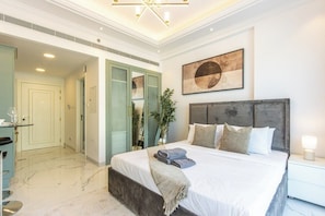 Iron/ironing board, free WiFi, bed sheets - Chic Studio w/ Pool & Jacuzzi | Arjan Dubai (Dubai)