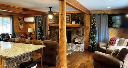 Cozy 1-bedroom Mountain Cabin on the River