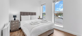 Birmingham City Centre with Secure Parking, Gated Community