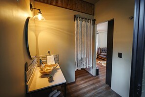 Chambre quadruple luxueuse, 1 très grand lit et 1 canapé-lit, vue sur la ville | Intérieur