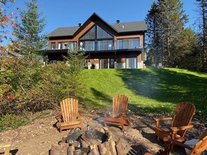 Property grounds - Waterfront cottage - Ideal for families and groups (Saint-Gabriel-de-Valcartier)