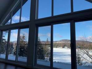 Interior - Waterfront cottage - Ideal for families and groups (Saint-Gabriel-de-Valcartier)