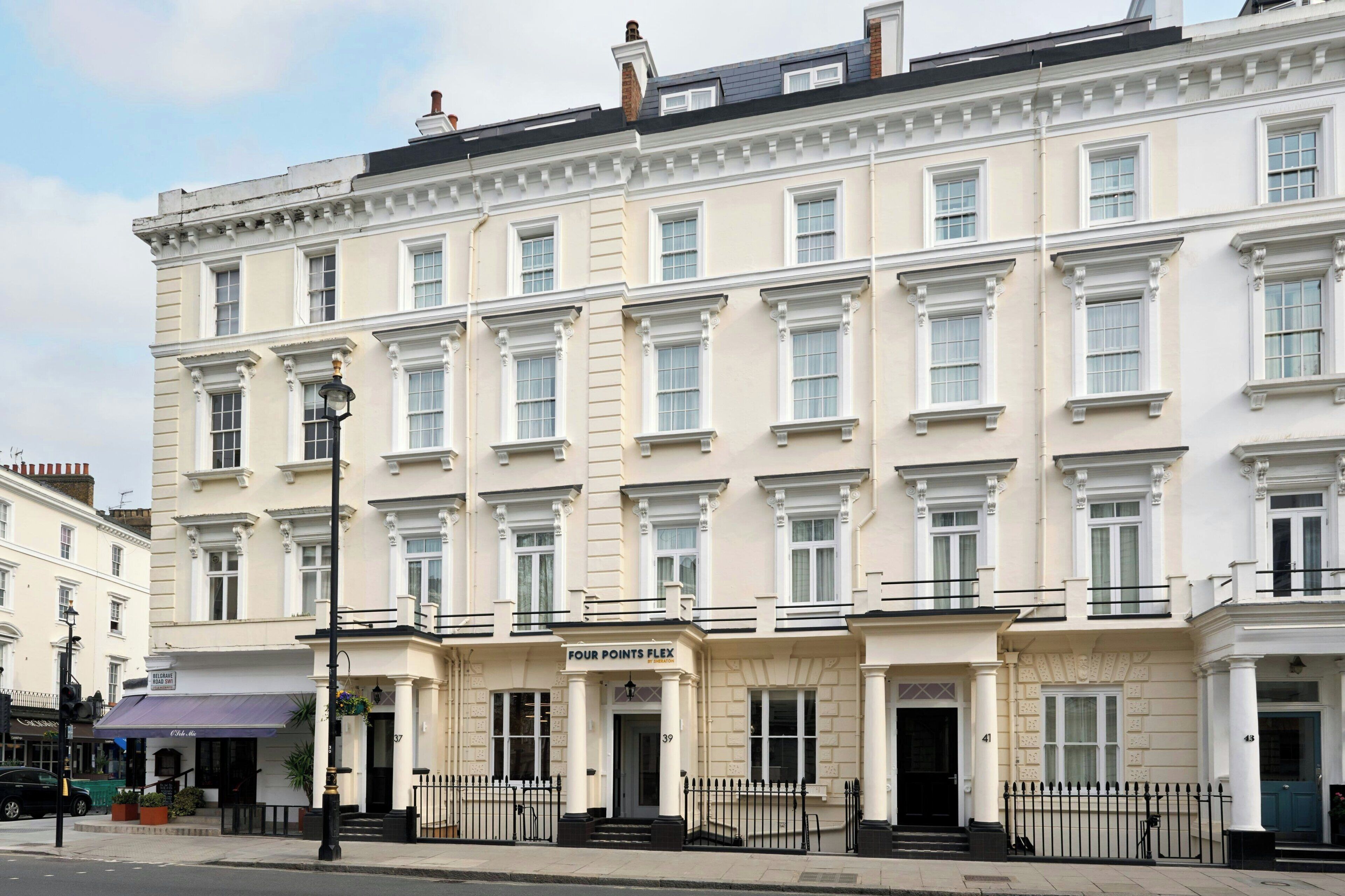 المنشأة من الخارج