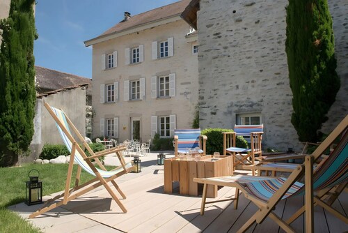 Guest Room “Chambre Cocon” with Shared Terrace and Wi-Fi