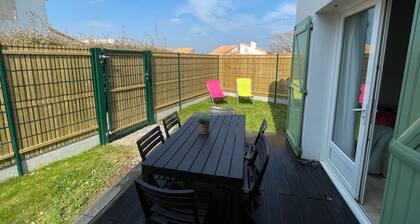 Maison 6 personnes dans domaine avec piscine, idéale pour famille - plage à 800m