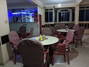 Interior detail - Yomoke Hotel Miritini (Mombasa)