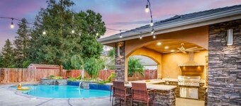 Sleeps 16 - Pool and Outdoor Kitchen - Valley Home