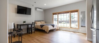 Cozy Casa Bright Modern Suite  Kitchen + W/D