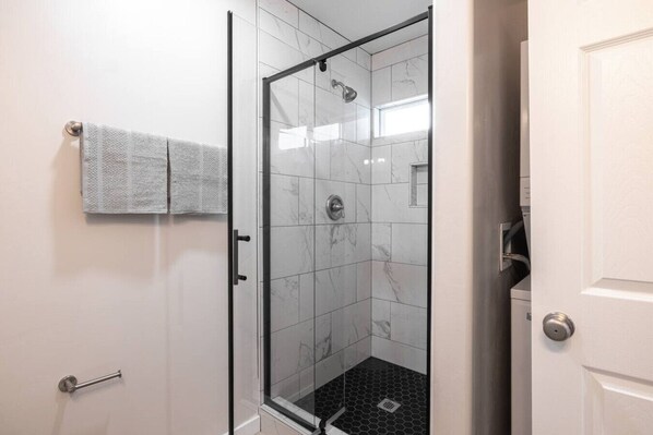 Hair dryer - Cozy Casa Bright Modern Suite Kitchen + W/D (El Cajon)
