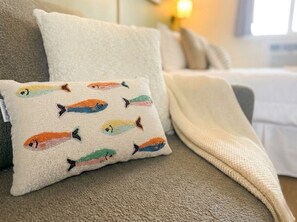 1 bedroom, desk, iron/ironing board, travel crib - 3, cozy pet friendly Vermont retreat - two doubles (Manchester)