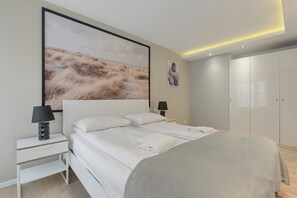 Appartement Confort, balcon | Fer et planche à repasser, accès au Wi-Fi (inclus)