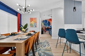 Dining - Stay Muse, 4BR Retreat, Pool, Fire Pit & Mini Golf (Bradenton)