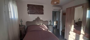 1 bedroom, WiFi, bed sheets - House Swap Porticcio Sea View (Grosseto-Prugna)