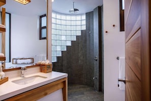 Bathroom - Arenas del Mar Beachfront & Rainforest Resort (Quepos)