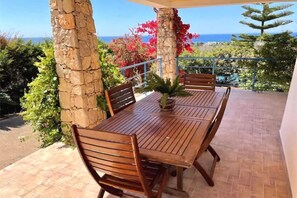 Outdoor dining - Detached villa with sea view (Torre Pali Provincia di Lecce)