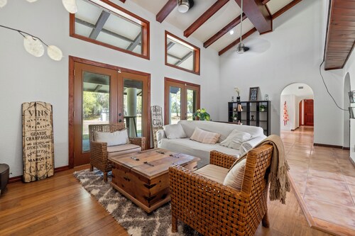  Retreat Style 6BR Home for Families & Groups