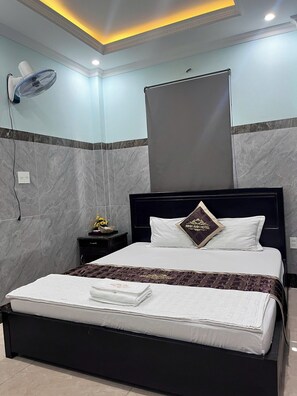 Habitación Deluxe doble, vistas a la ciudad | Escritorio, espacio para trabajar con un portátil, wifi gratis