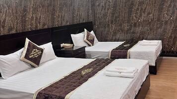 Basic Quadruple Room, City View