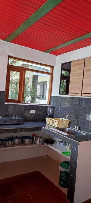 Private kitchen - Cabaña Lewana Campestre (Villa de Leyva)