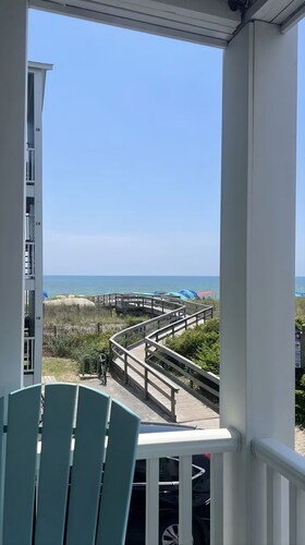 Modern Beachfront Condo w/pool Carolina Beach