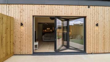 Unit 2 | Exterior detail