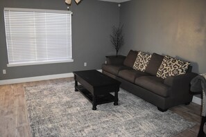 Smart TV, fireplace - Centrally located home away from home w/quick access to food, drinks, and fun! (Lubbock)
