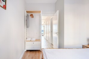 1 bedroom, iron/ironing board, travel crib, free WiFi - Elegant Home with Iconic Bosphorus View (beşiktaş)