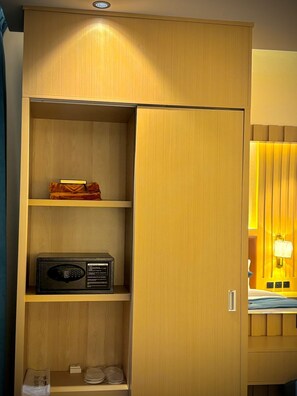 Room - Skylet Apartments (Dammam)