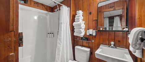 Ducha, secador de pelo, toallas