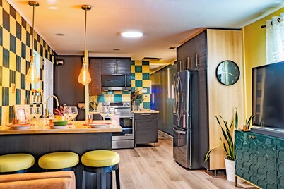 Lovely 2-bedroom home - Central Location in Dallas
