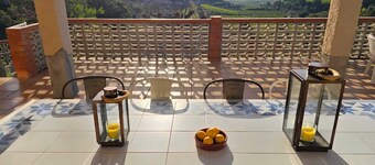 Large spacious villa with private pool with far reaching sea views, Catadau