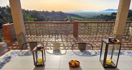 Large spacious villa with private pool with far reaching sea views, Catadau