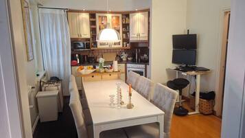Apartment, 2 Bedrooms, Balcony | Dining room