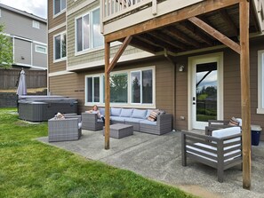 Terrace/patio - Huge, Luxe Retreat with A/C Near Woodinville Wineries (Bothell)