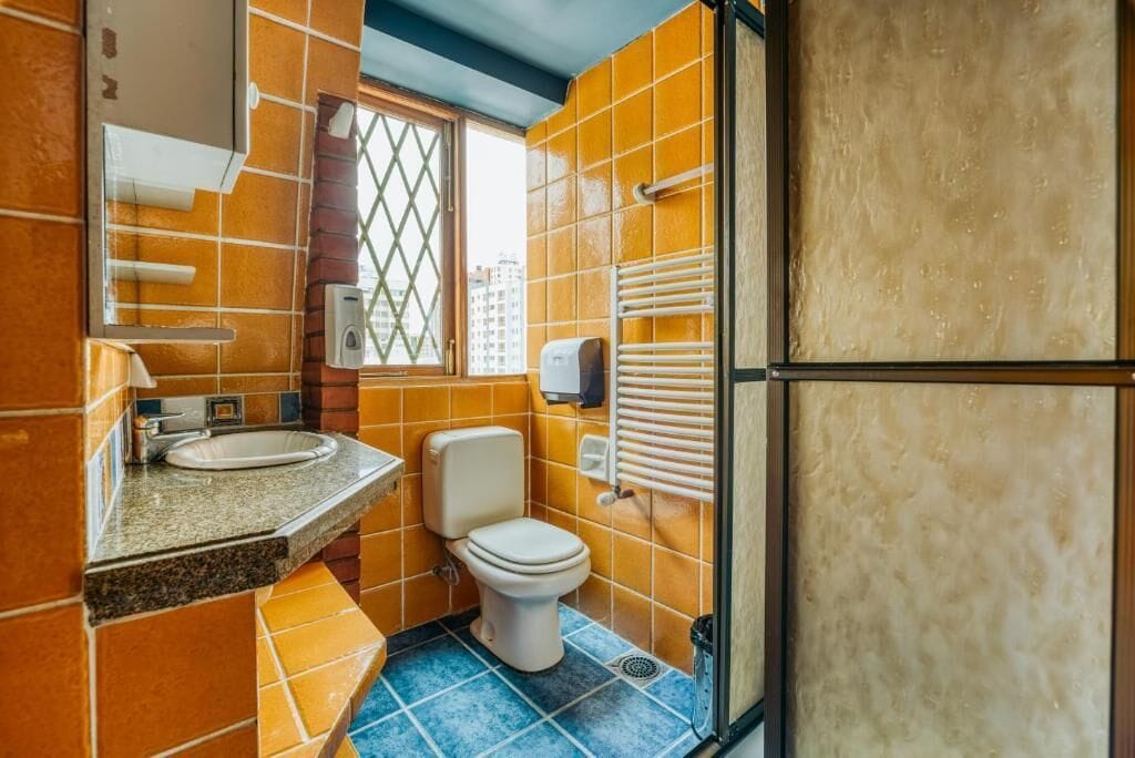 Basic Shared Dormitory, Mixed Dorm, Private Bathroom, City View | Bathroom | Toilet paper