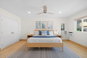 1 Schlafzimmer, Schreibtisch, Bügeleisen/Bügelbrett, Reisekinderbett