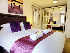 2 bedrooms, iron/ironing board, bed sheets