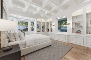 Room - Stone Oak Estate (Los Angeles)