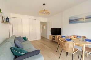 Living area - Apartment 400m from Bonnegrace beach (Six-Fours-les-Plages)
