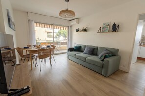 Living area - Apartment 400m from Bonnegrace beach (Six-Fours-les-Plages)