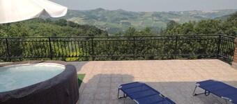 Terrace with view of hills, 7km paragliding field, 15km heliport