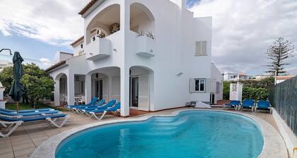 Villa Martins with Private Pool, Wi-Fi, and Air Conditioning